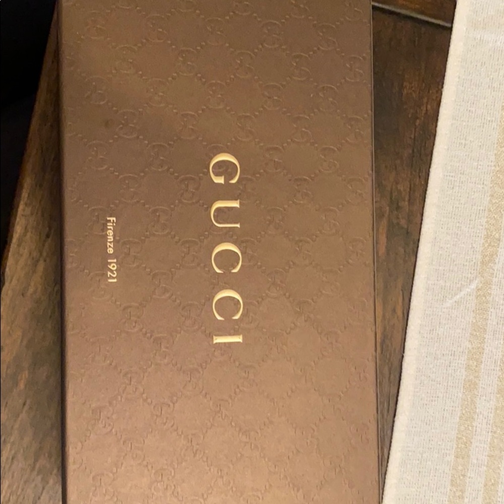 Gucci nero rubber sandals